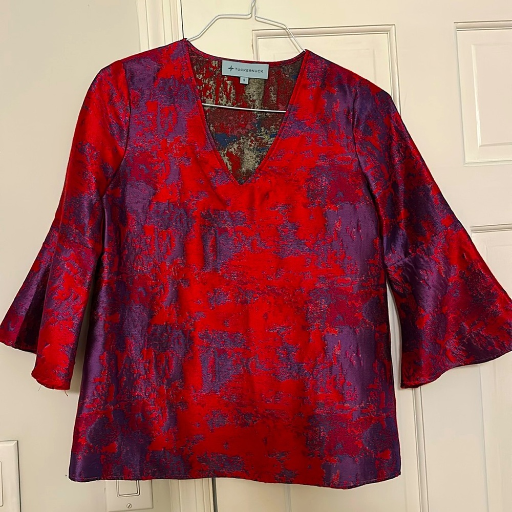 Tuckernuck Raspberry Jacquard Rose Blouse Size S